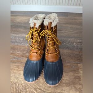 American Eagle Outfitters Tan and Black Winter Boots